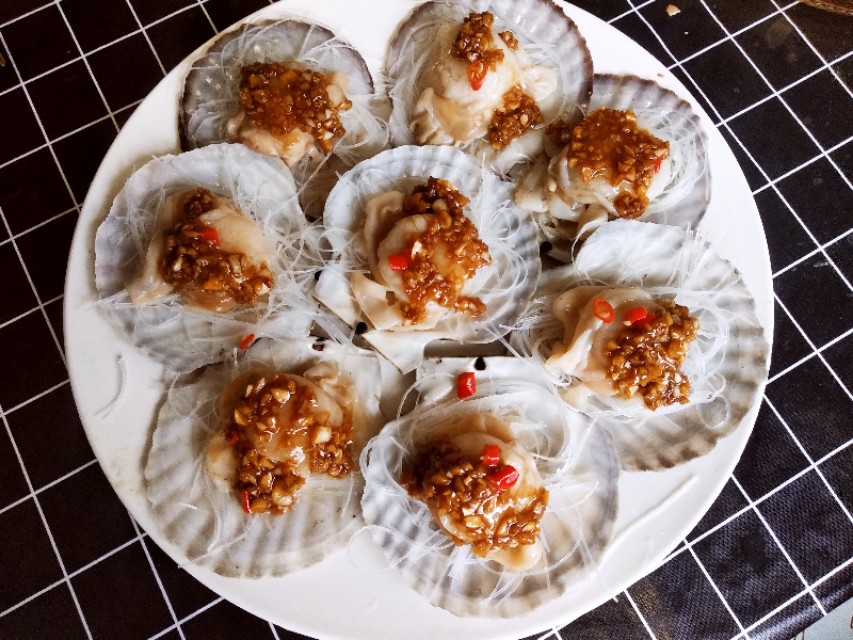 吃扇贝，只要把这两个部位清理干净，再掌握好火候，怎么做都好吃
