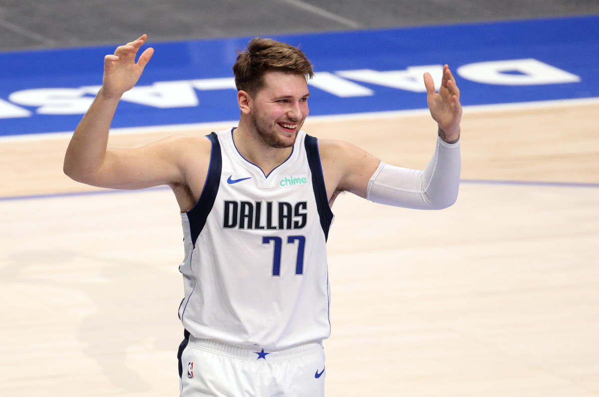 nba现在有哪些国际球员(美媒评选现役10大国际球员：西蒙斯第六，东契奇第四，约基奇第二)