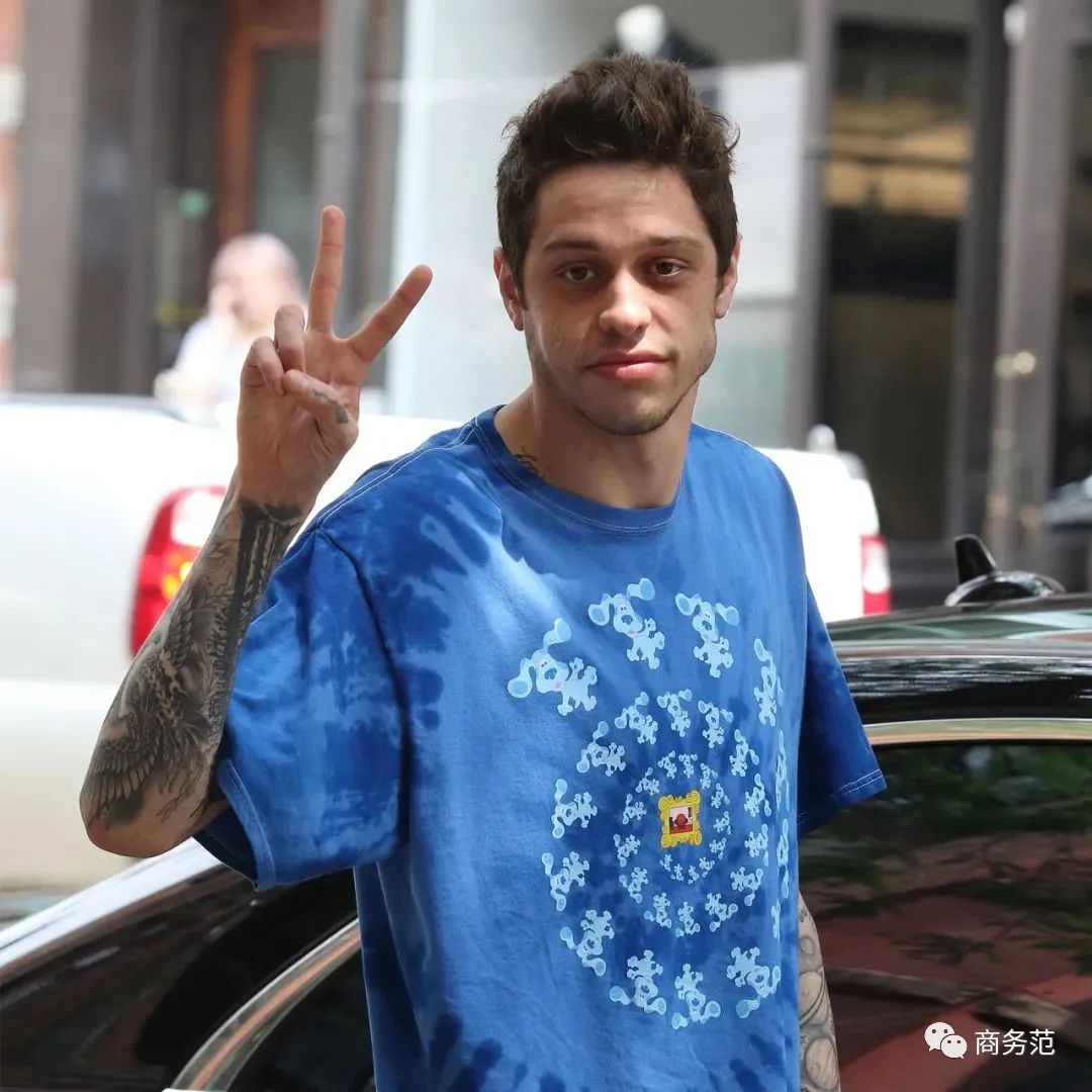 卡戴珊牽手28歲鮮肉，侃爺也找22歲辣妹…戲精夫婦離婚也不消停 時事分析 第15張