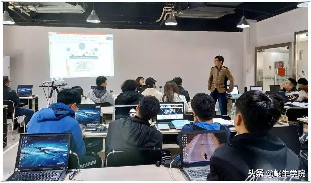 今天有人说：培训机构的骗子很多 蜗牛学院好像特别出名，因为……