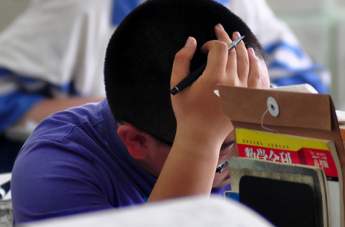 2021复读生迎来“坏消息”，这一升学退路将受阻，考生喜忧参半