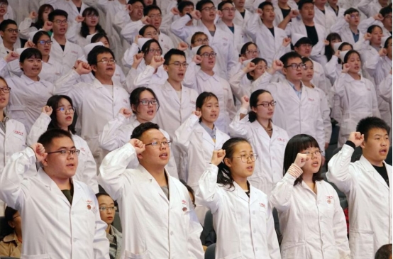 医学类院校排名，南京医科大学仅排第三，前两名学校都在北京