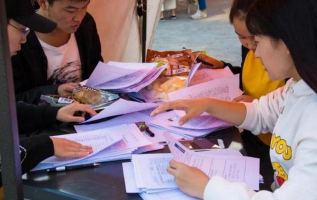 大学“含金量”最高4个班委，对就业有好处，辅导员：首选团支书