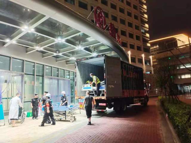 贰仟家物流协助郑大一附院转移物资