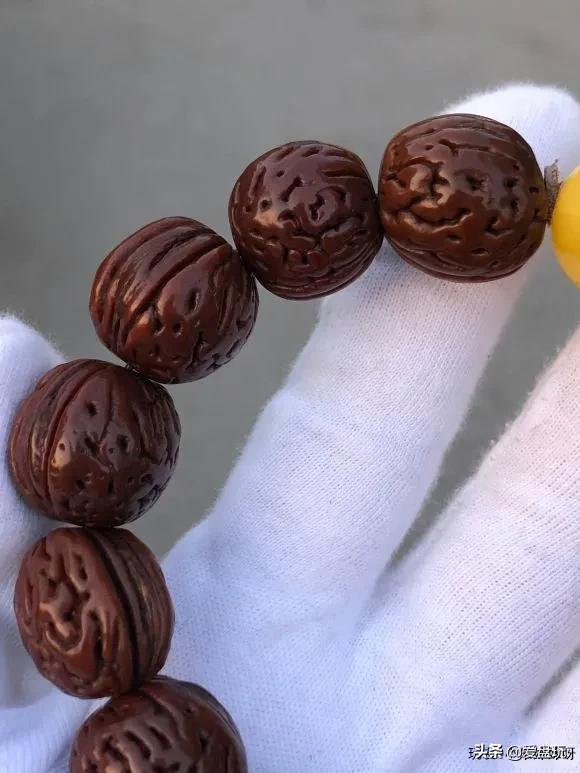 当年花20块钱买的串儿，盘了近9年，身价至少涨了10倍