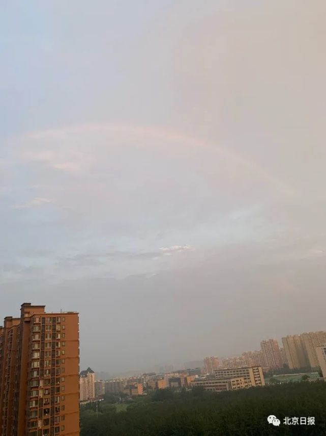 雨后北京，各色晚霞浪漫醉人，戳进来治愈一天的阴沉→