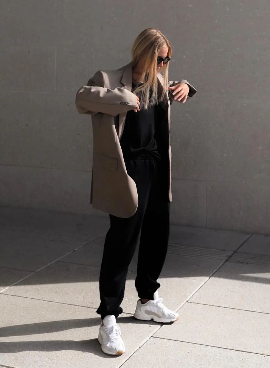 英国卫裤的啪啪怕故事200字