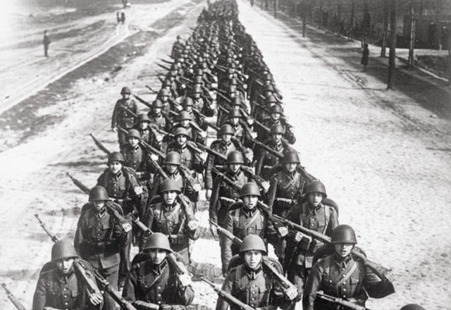 解放軍一個師有多少人？和外軍相比，編製上有何不同？
