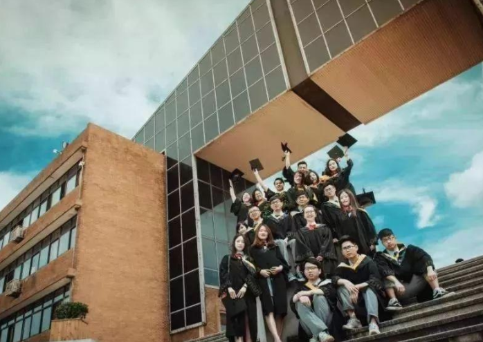 21年高考500分都无缘本科？文理分数相差100分，学文真难