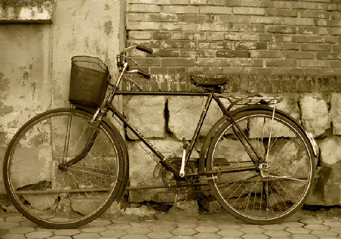 80年代,一架凤凰牌自行车只卖120元,为何大多数家庭都买不起?