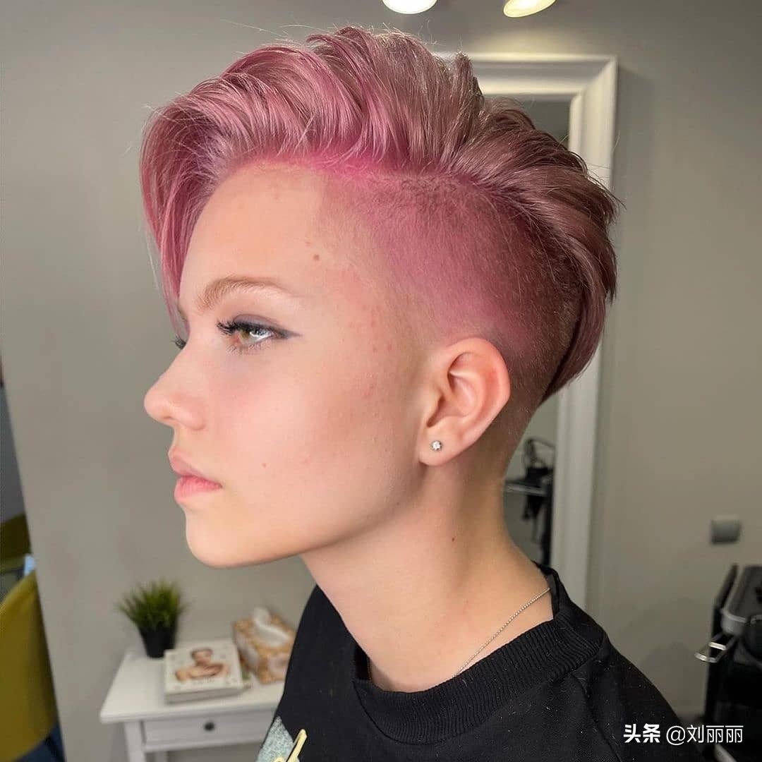 羊毛卷已过时，22款当下流行发型送给大家，直接剪就对了