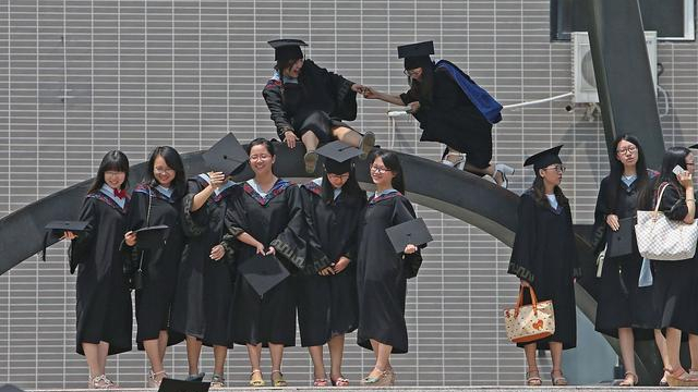 热门的会计专业遭“劝退”，人才已经饱和，多数人工资只够吃喝