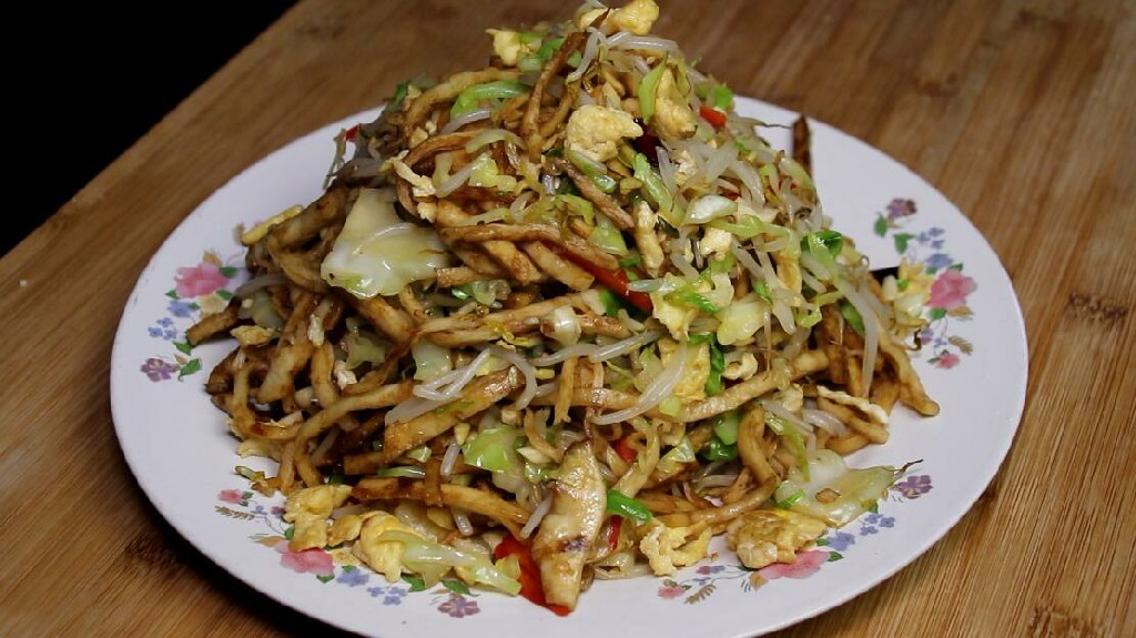 北方人爱吃的炒饼，掌握这几个技巧，做出来比路边摊的好吃
