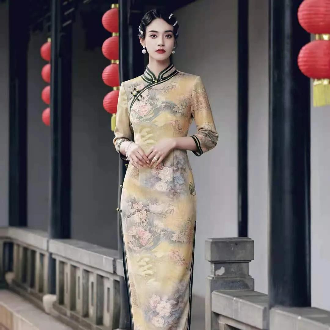 如果你脸上有这3种特征，是标准的“古典美女”，穿旗袍最美