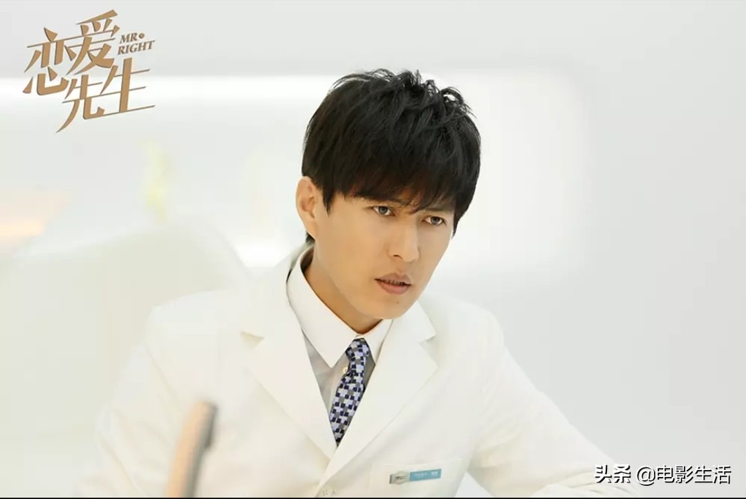 《精英律师》靳东被批摆造型、凹人设演，仅1集就暴露出各种问题