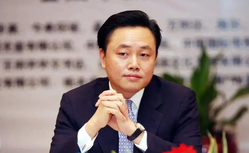 抖音老板最大股东是黄光裕(原创:黄光裕会握张一鸣伸过来的手吗?