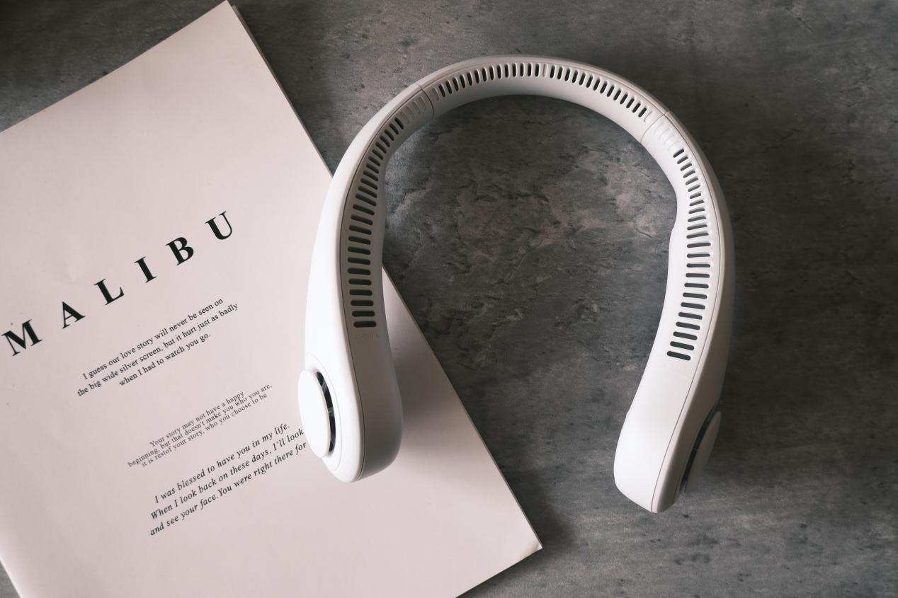 几素挂脖风扇使用体验：没有空调时的消暑利器