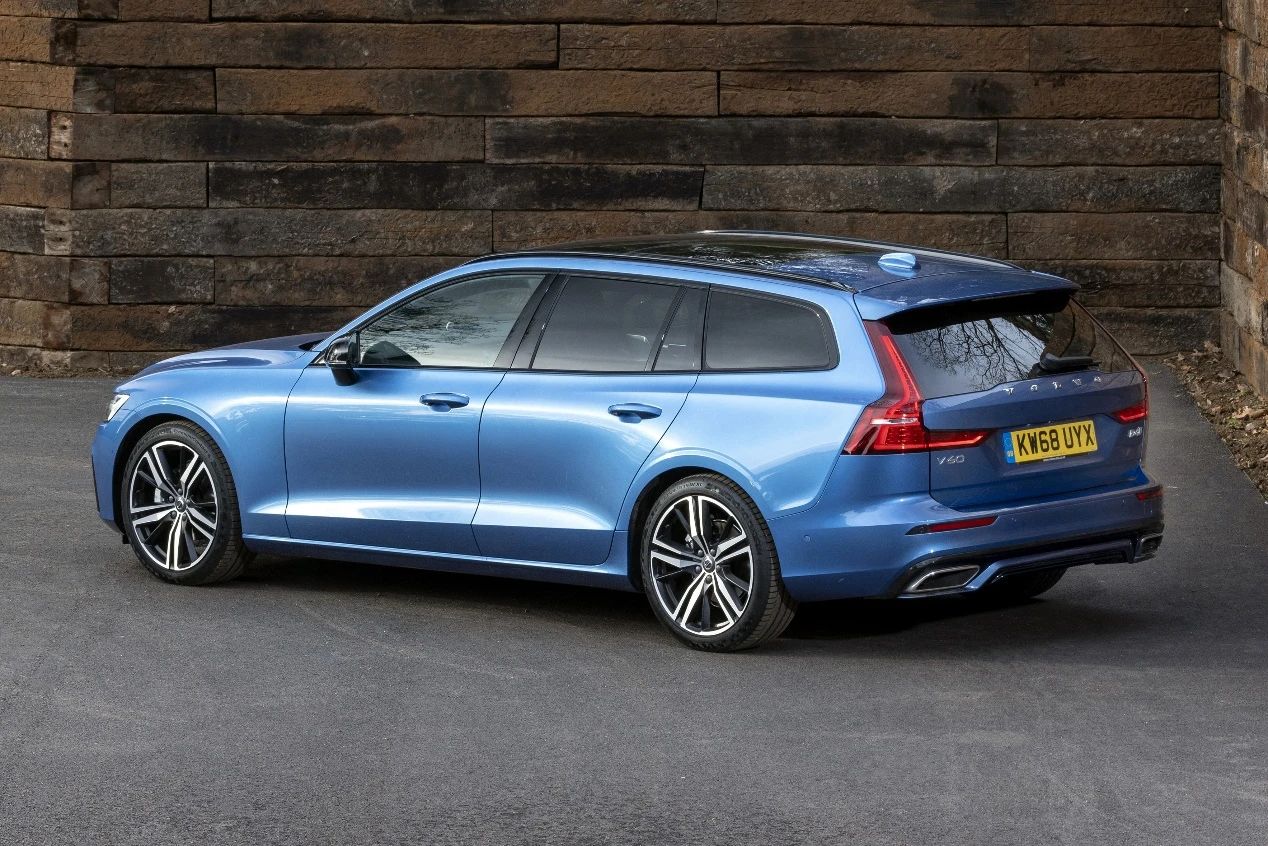 奔驰c200和cla200区别(30多万买豪华品牌旅行车) - 四帝国车市