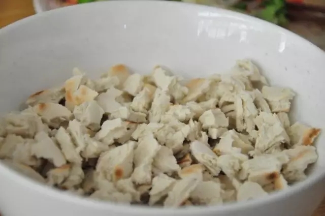 走进西安，我了解了羊肉泡馍的起源，还学会了最正宗的吃法