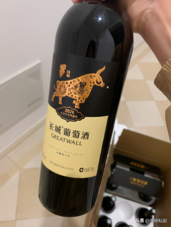 正月里“串门拜年”，不管穷富，记得带这5种礼物，寓意牛年大吉