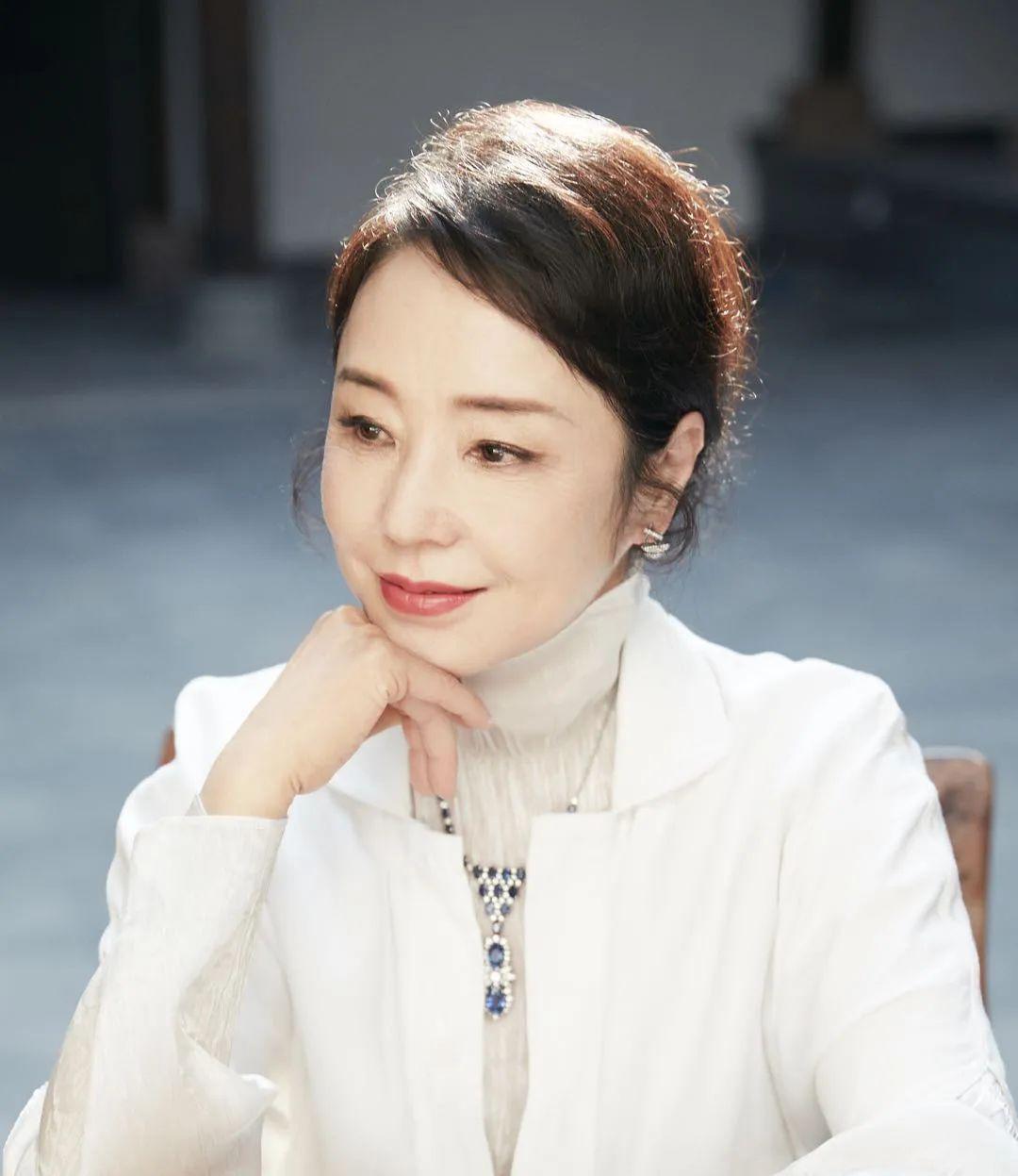 清华教授82岁喜得贵子，6段情史都是大美人！网友：为啥在美国生