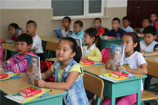 人口与教育：文盲率低、青少年占比增加、大学生2.18亿人的解读