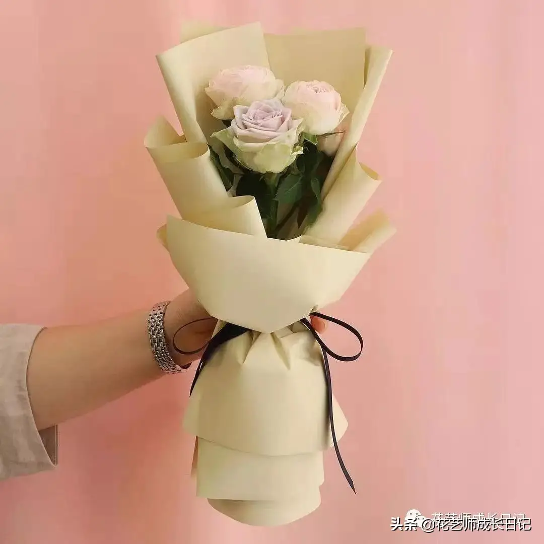 玫瑰数量的含义是什么（玫瑰花数量代表的意义）