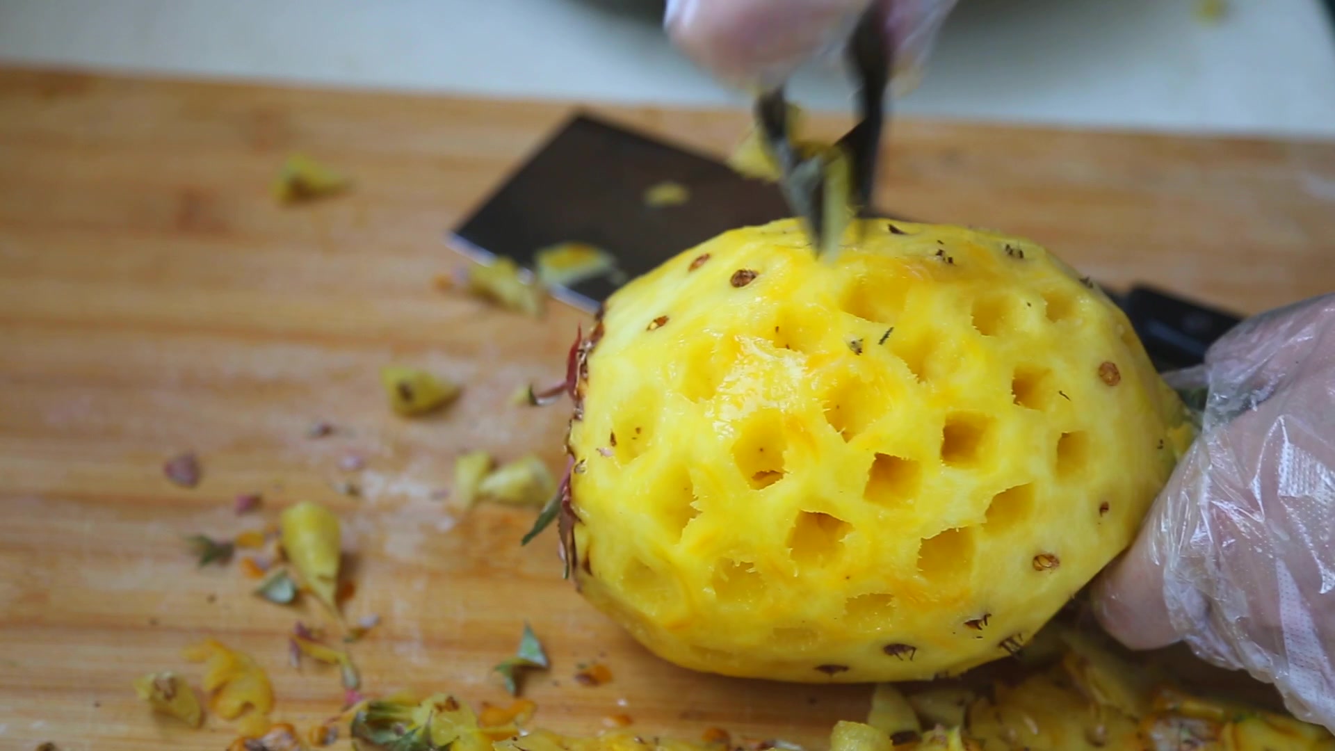 菠萝怎么削皮（家常版菠萝去皮教程很实用）