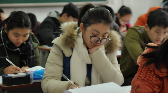 分到普通班的学生不要怕，制定好学习计划表，有希望逆袭重点大学