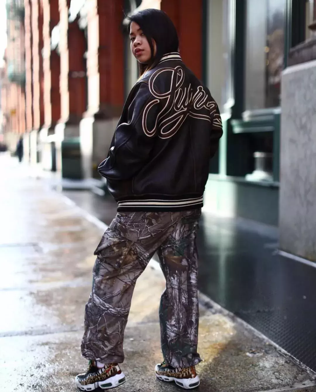 今年买 Supreme 还是 Palace ? 这是个难题