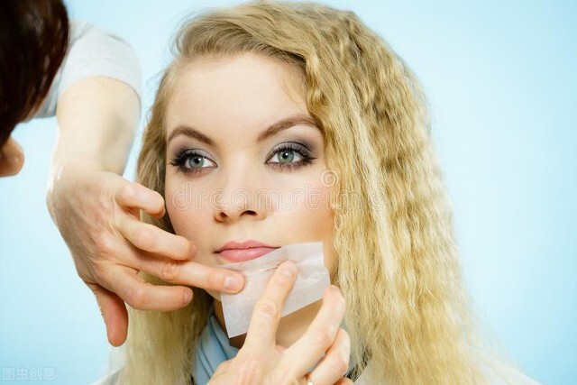 吸油纸一天用几次合适 吸油纸会让毛孔变大吗