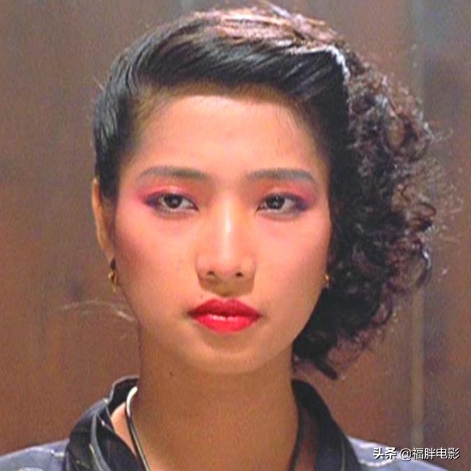 由四位“打女”同框的《霸海红英》，说一说港片中的动作女星