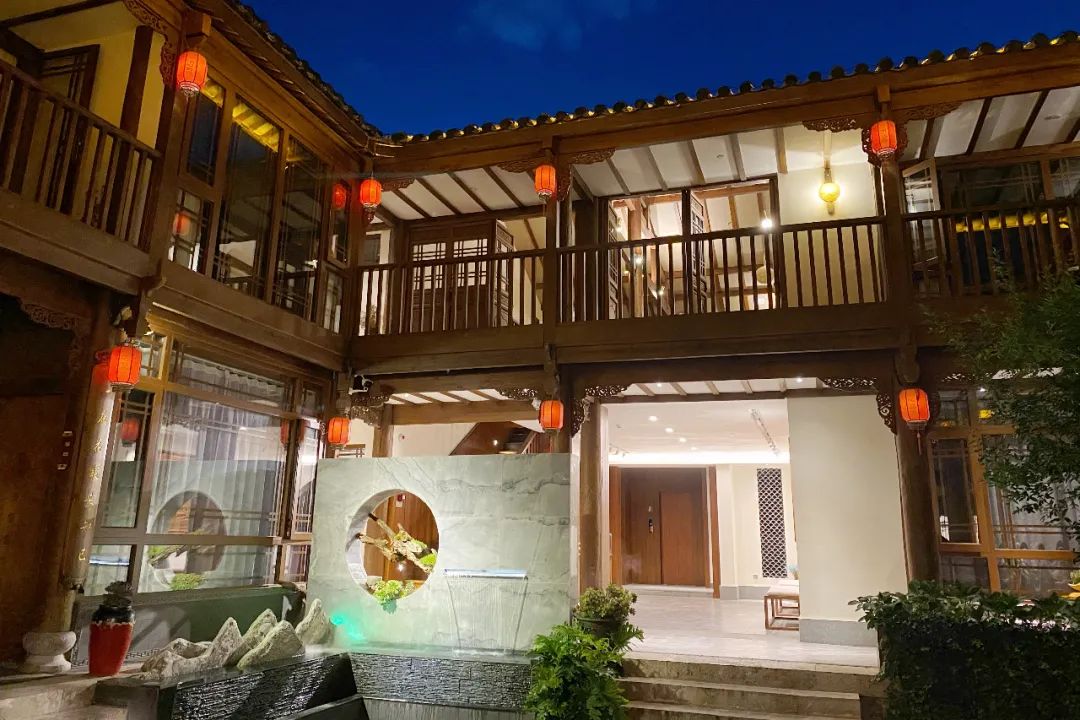 云南丽江这家高端民宿太赞了！闺蜜度假旅行，住到不想走