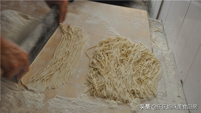陕西最具地方特色的8碗面，你吃过几种？有你家乡的面上榜吗？