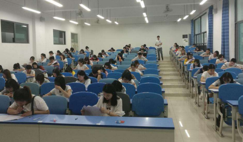 2021高考“新规定”，四类考生无缘高考，成绩再好也无济于事