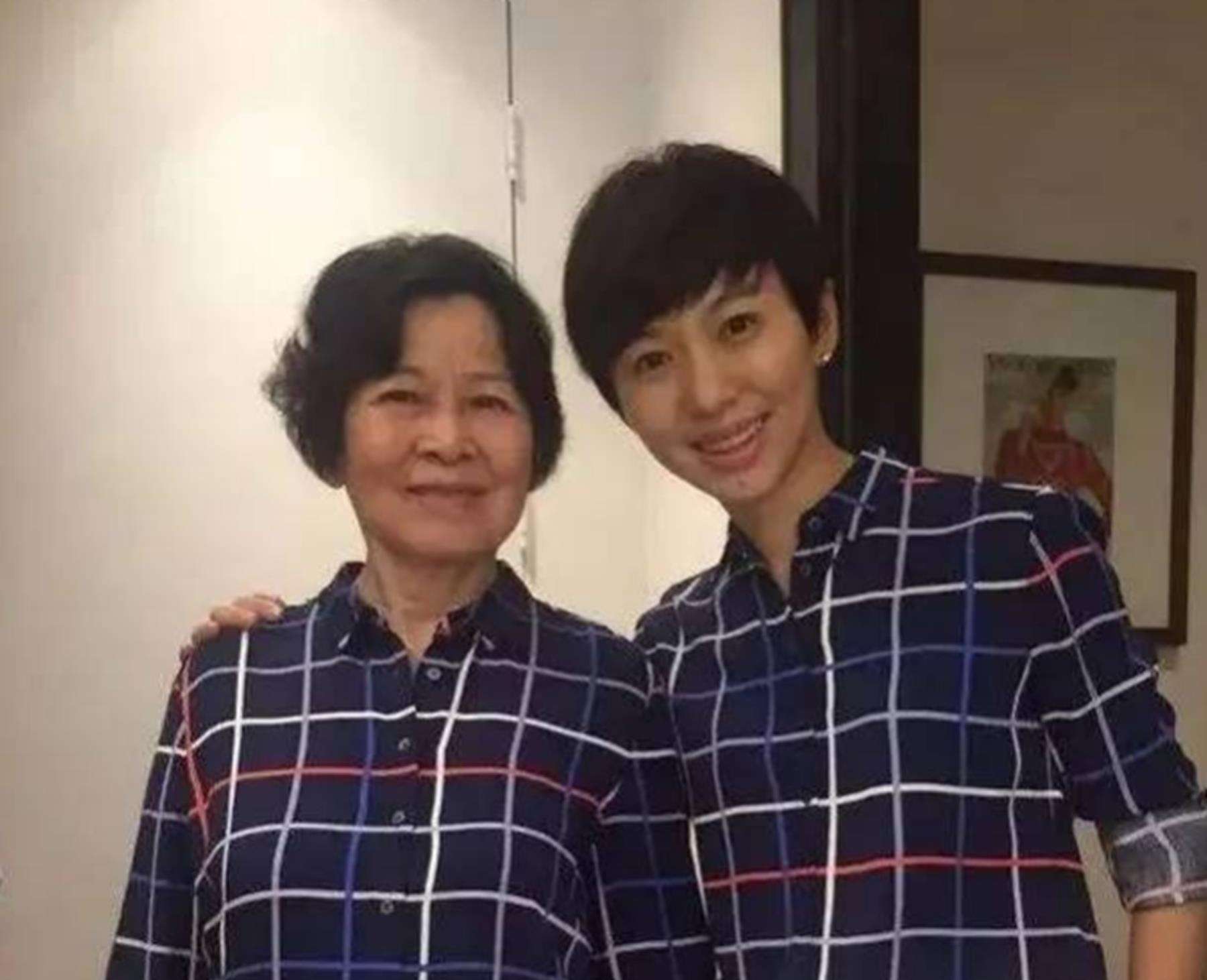 央视女主播逃不过的魔咒：大龄不婚？这10位女主持最大56最小已38
