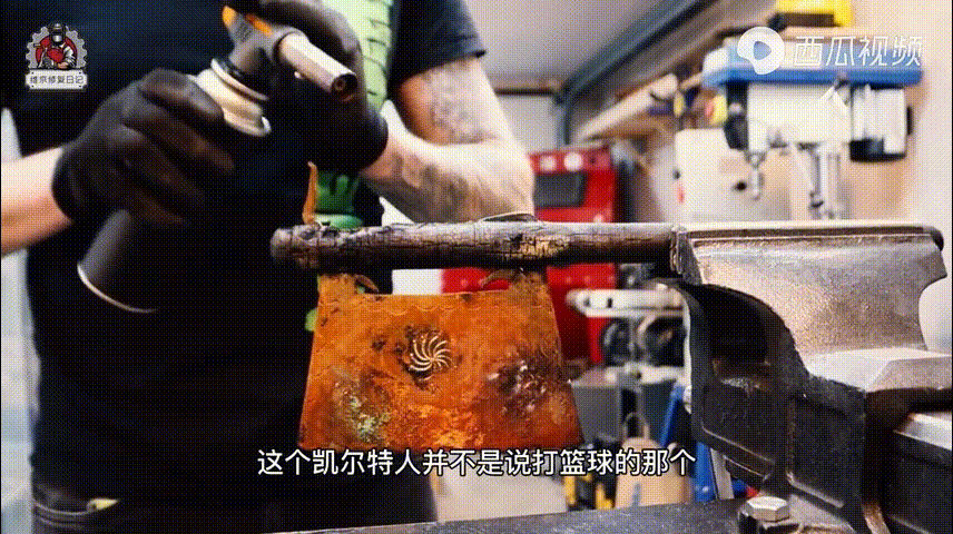 废铁变宝：汽车工作台巧手修补翻新记