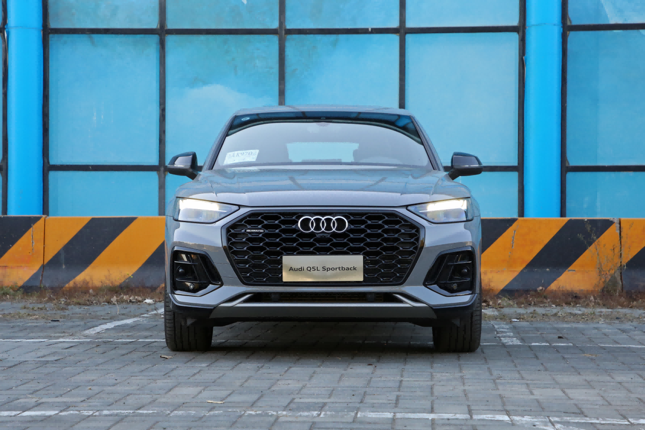 张扬的实用主义者 试驾奥迪Q5L Sportback
