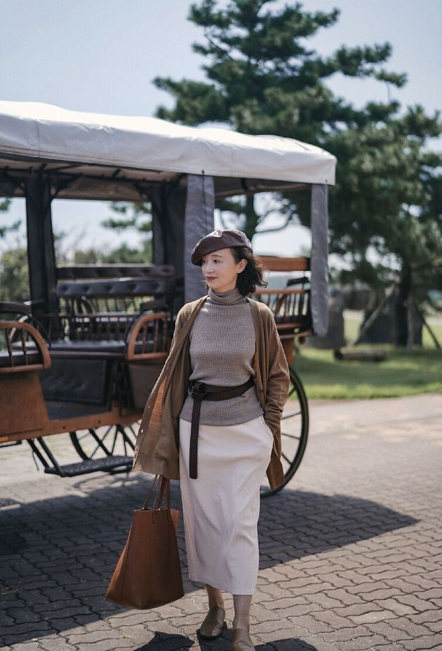 5、60岁的女人，如何把优衣库穿高级？7套秋冬搭配，照着穿就很美