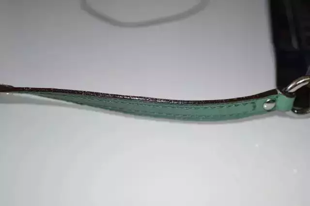 上万元的包包可别糟蹋了，这样保养，再背10年都不会烂！