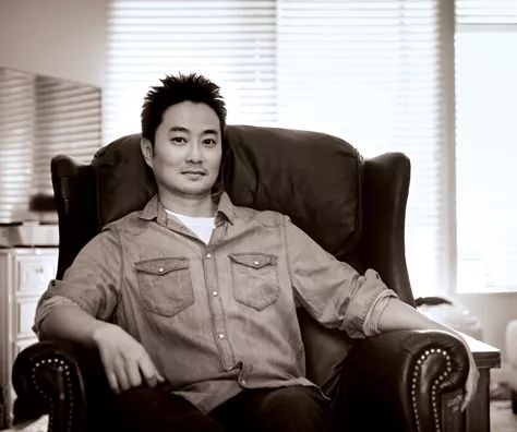 《二凤》导演黎文杰黎文杰出生在越南,很小就随父母定居美国.