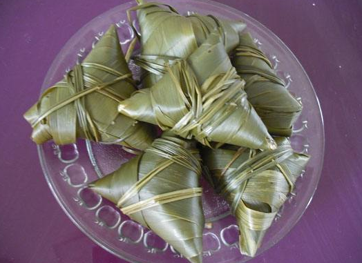 粽子是煮熟好还是蒸熟好？这都不明白，20多年的粽子白吃了