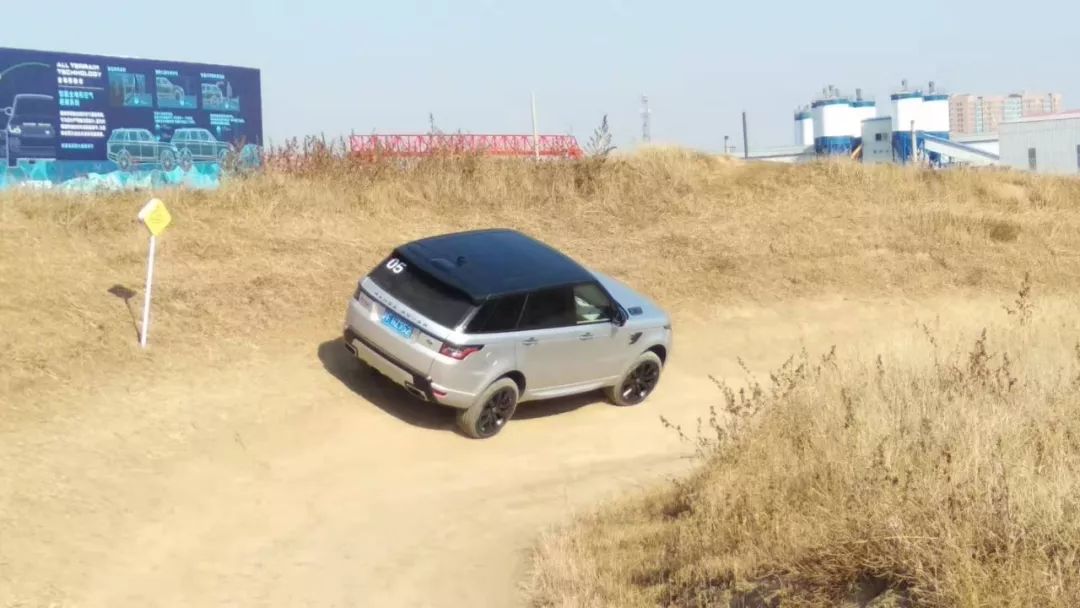 大排量也有小智慧 | 点滴试驾路虎揽胜运动版