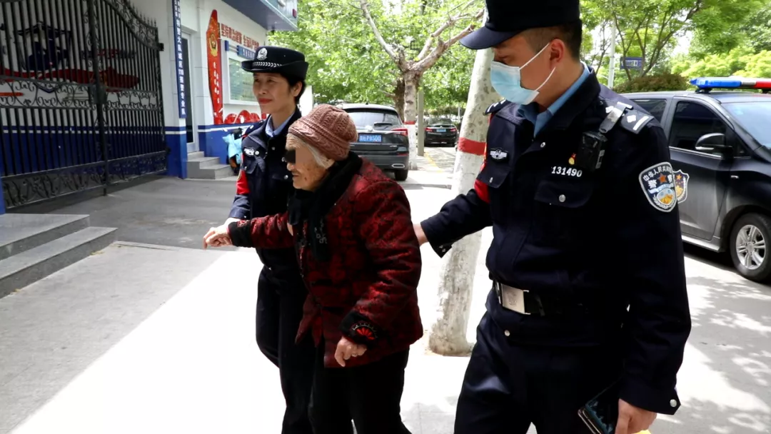 微山县公安局夏镇第一派出所指导员李霞:湖区警花别样红