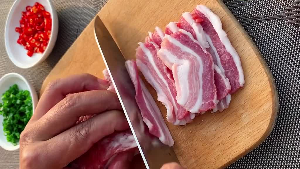 自制烤肉做法（教你做外酥里嫩的自制烤肉）