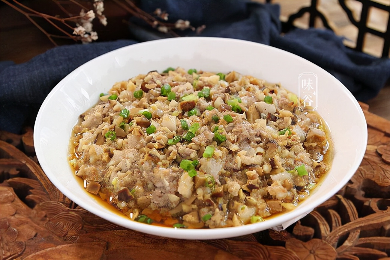 广东人都爱吃的蒸肉饼，汁香肉滑，十几分钟做一道，营养好吃下饭