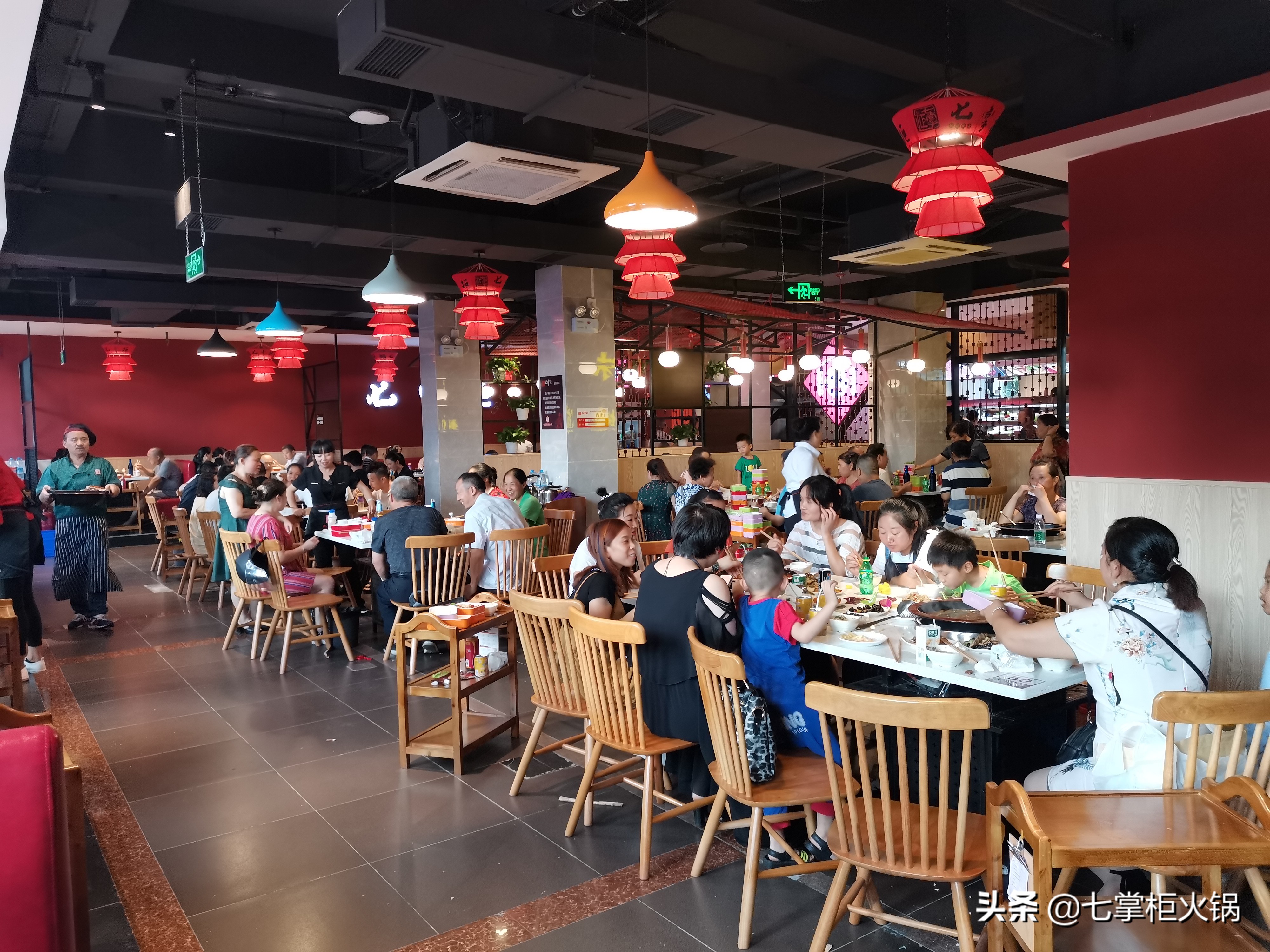钱多就做餐饮？自助火锅店加盟的费用怎么样？