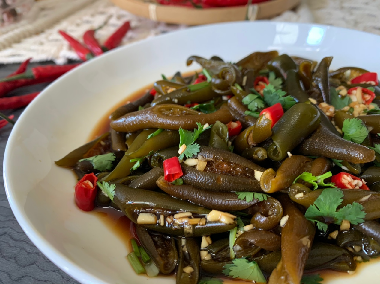 家常酸辣海茸(九步就可以做出开胃小菜酸辣海茸)