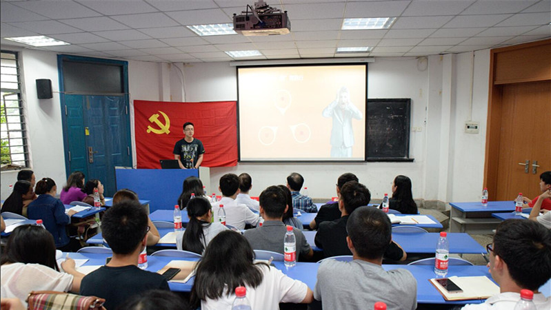 大学生入党好处多，可弊端却很少有人知道，学生想好再做决定