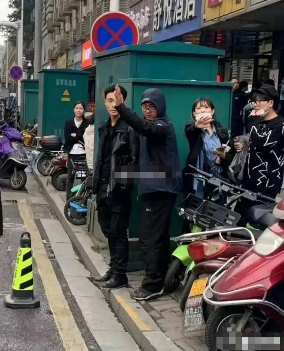 孩子有这3点，是黄金比例身材，宽肩窄腰大长腿